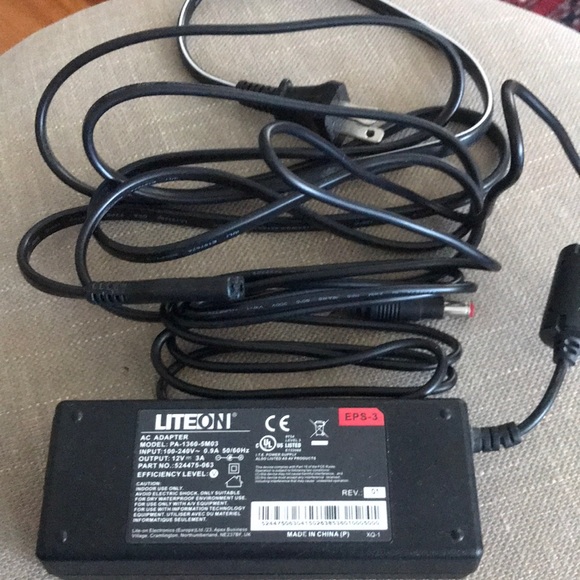 AC adapter - Picture 1 of 2